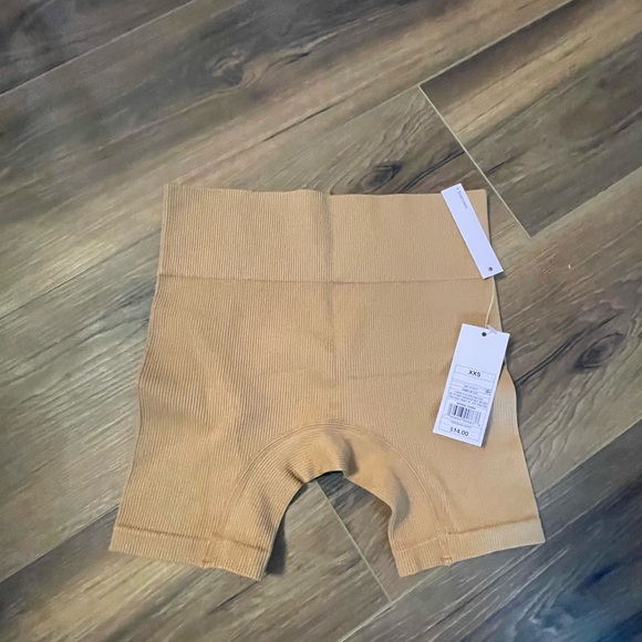 ✨bike shorts ✨ - Picture 2 of 2